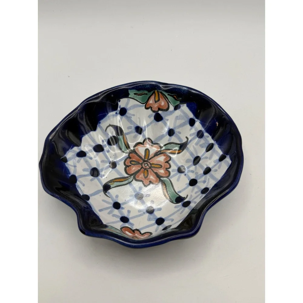 Talavera Mexican Pottery Shell Trinket Dishes‎ Hand Painted Blue Floral set of 2